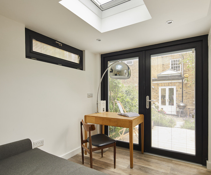 garden office with integral blinds