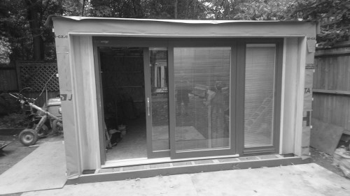 Contemporary outdoor modular building