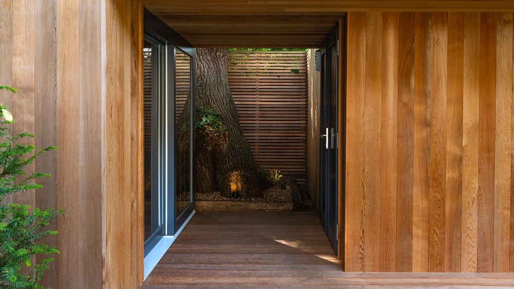 Garden room with storage space