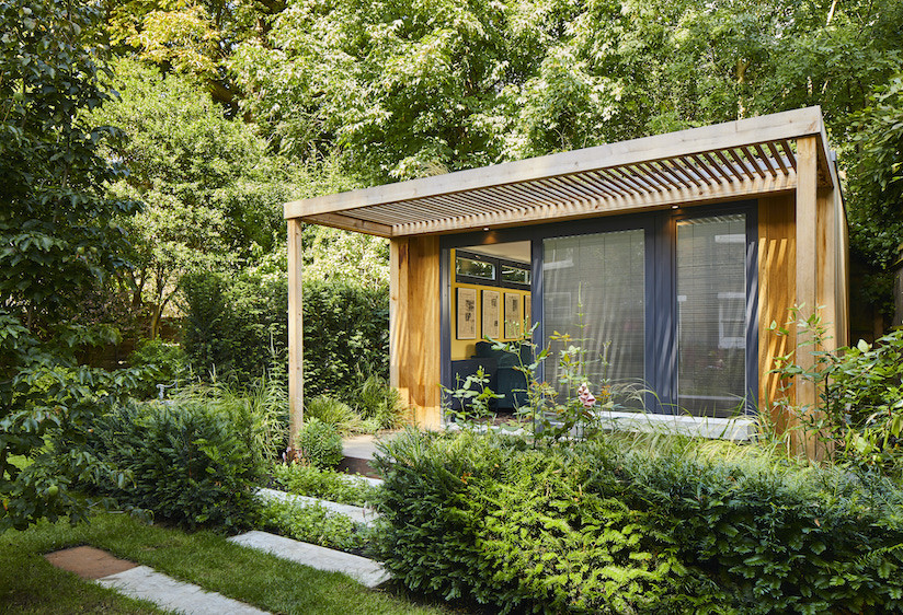 Outdoor family room in cedar cladding