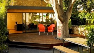 Replacing a derelict garage, this bespoke outdoor room in Brixton, London has created a stylish garden office