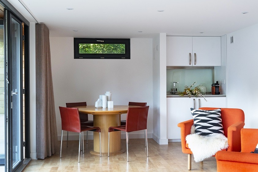 Garden room with kitchenette