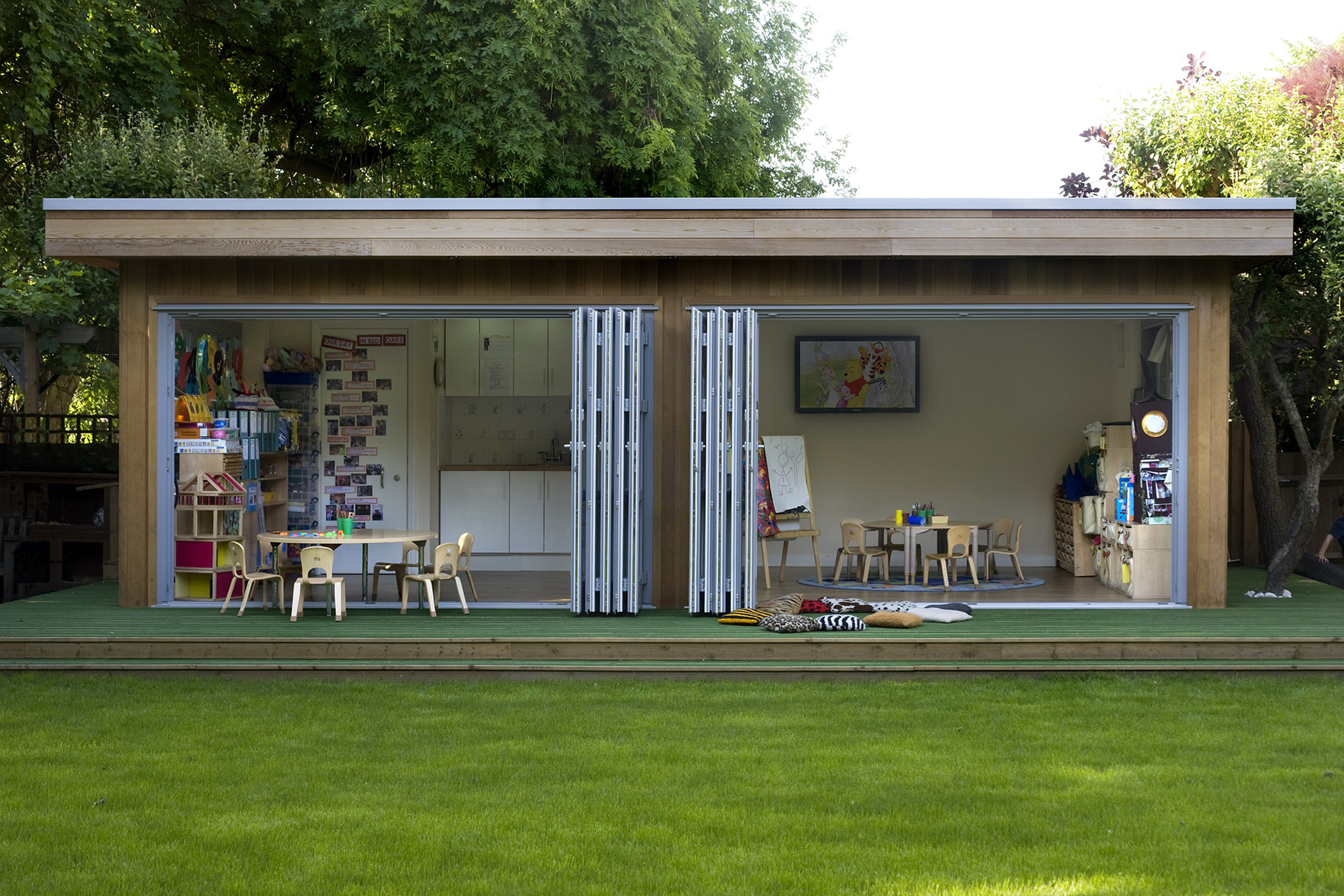 garden room class with bifolding doors original